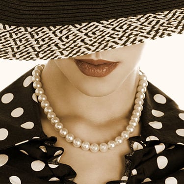 5 Ways to Pair Pearls with a Hat for a Stylish Summer Look - Avani Jewelry