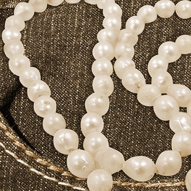 How to Wear Your Pearls with Jeans - Avani Jewelry