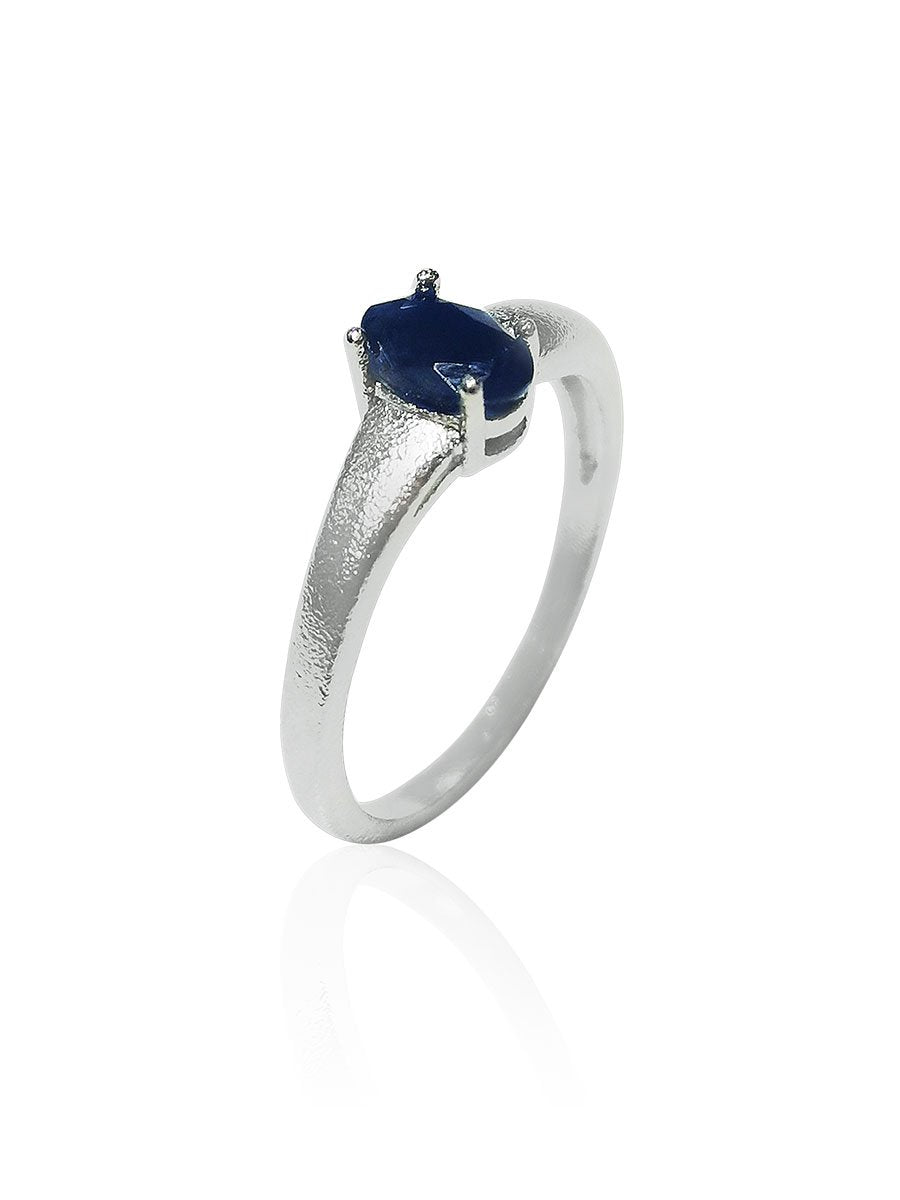 Morrigan 0.75 Carat Natural Blue Sapphire Oval Ring - Avani Jewelry