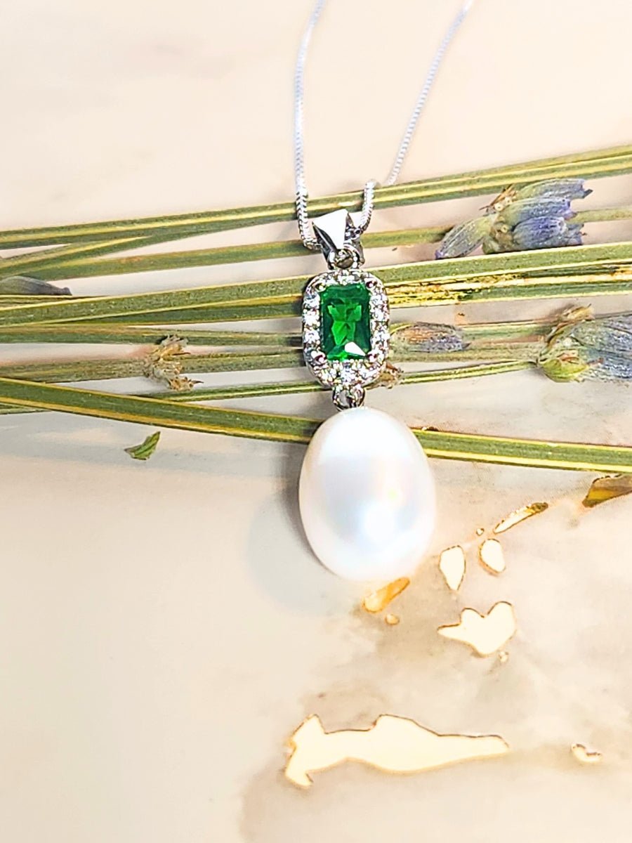 SULU SEA Wintergreen Crystal & Pearl Pendant - Avani Jewelry