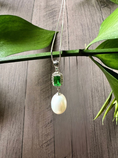 SULU SEA Wintergreen Crystal & Pearl Pendant - Avani Jewelry