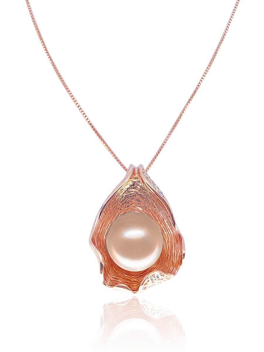 TREASURE ISLAND COLLECTION Ceylon Diamond Pavé Pearl Pendant - Avani Jewelry
